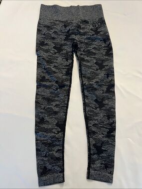 Gymshark Gray & Black Camo Seamless Leggings Like New, Size Medium.